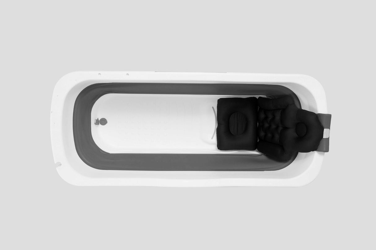 Foldebadekar til voksne med låg - 143cm/grå. Ekstra 300 cm. slange, sort badepude, lækker opbevaringspose samt ekstra prop inkl. Værdi kr. 798,-.