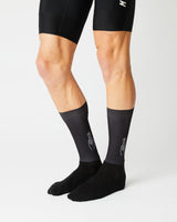 Aero Logo Cykelstrømper - Fingerscrossed - Sort