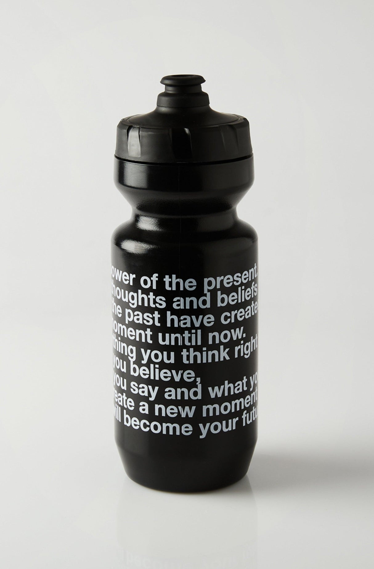 Drikkedunk The Power Of The Present 650ml - Fingerscrossed - Sort